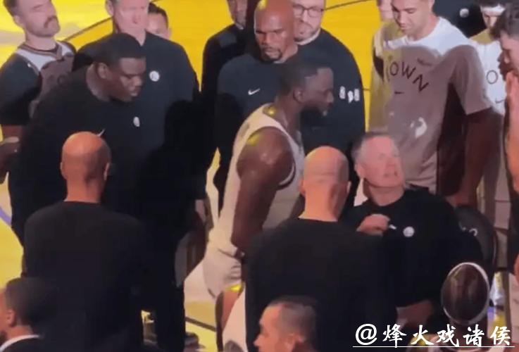格林赛中和科尔吵架没被罚，提前离场惹猜测，勇士选择沟通而非惩罚还赢了比赛球队实力真强劲