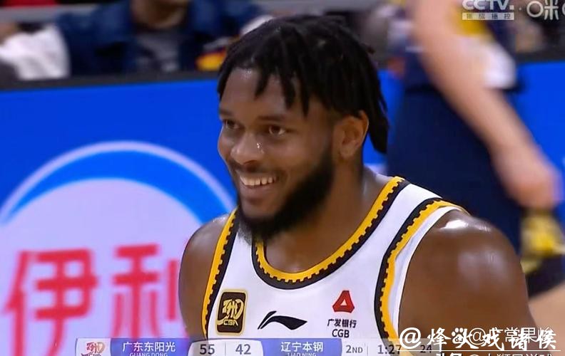 辽宁队惨遭大败？不！辽宁队明显有进步了，上赛季输广东队44分，这赛季输广厦队仅输了32分，表现已经趋于稳定